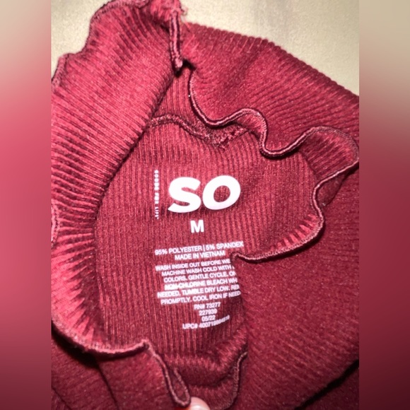 SO® Cozy Mockneck Top- Aged Wine- Size Medium - Picture 7 of 8